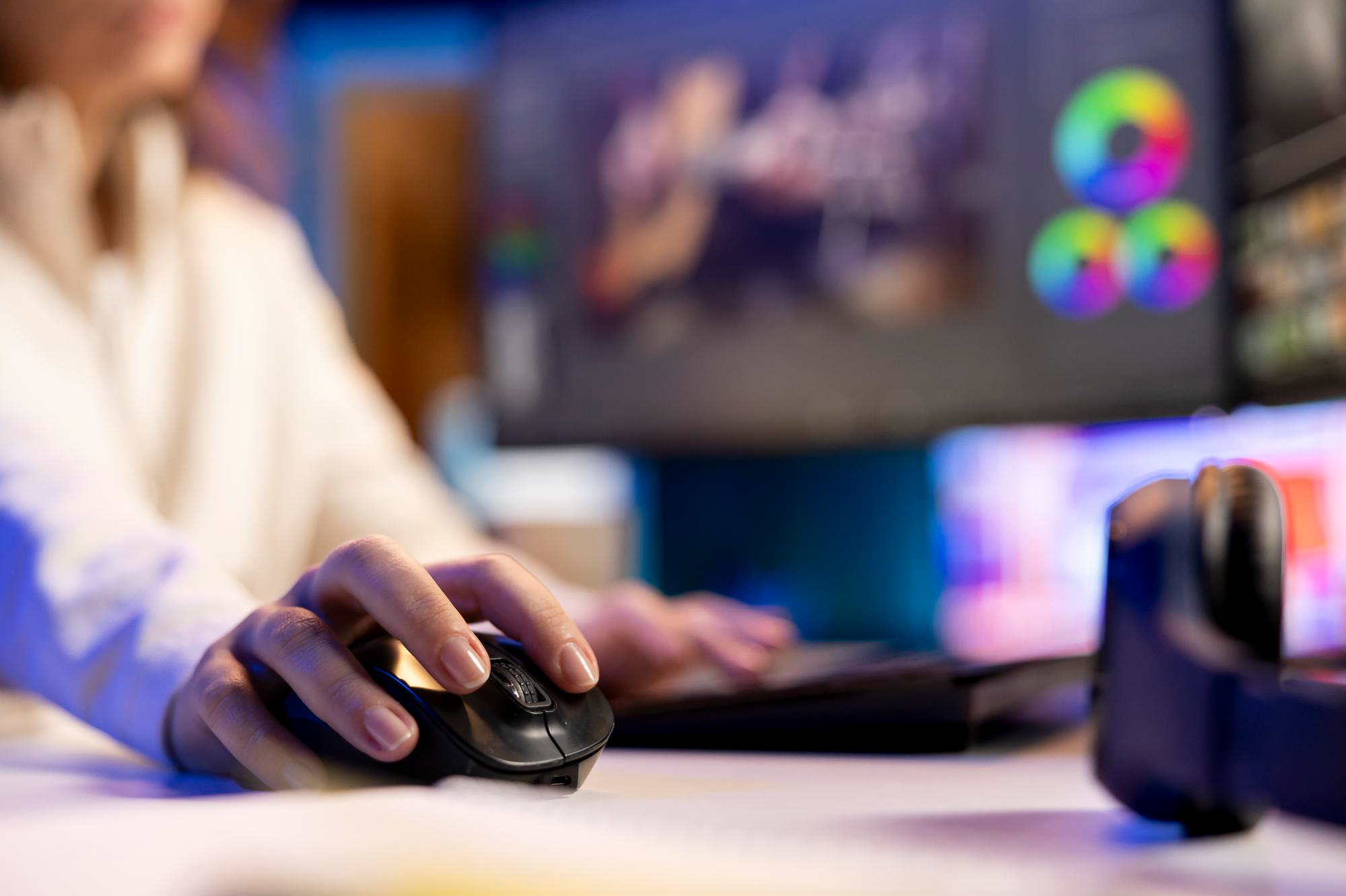 A secretary using a account-based marketing software on 2024