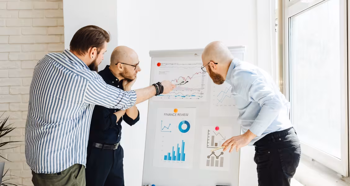 B2B revenue team aligning go-to-market strategy around a shared plan