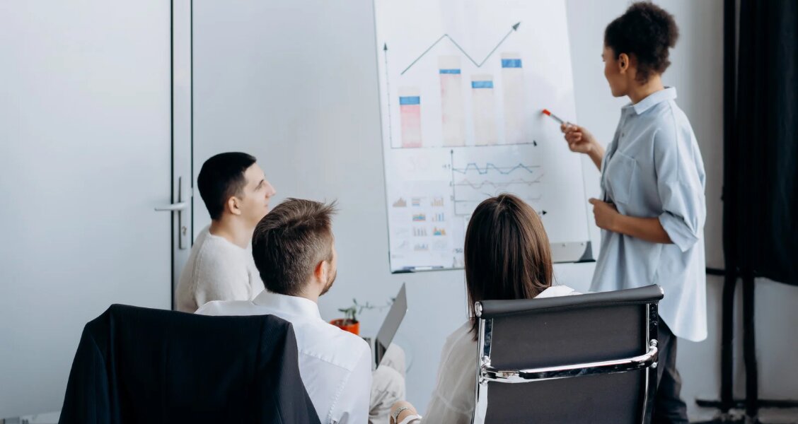 Sales rep mapping multiple stakeholders inside one enterprise account